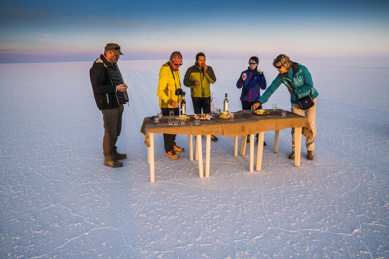...begeben wir uns auf den Salar, um bei einem Glas Weisswein dem Sonnenuntergang beizuwohnen.