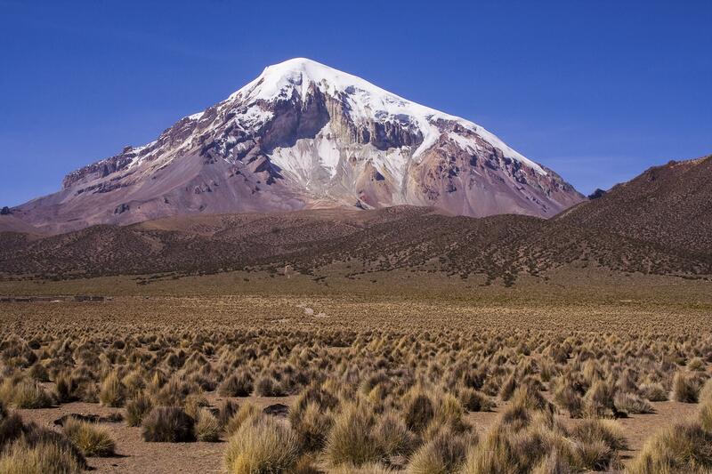 Stolz thront der Nevado Sajama (6542m) über der Hochebene. Er ist aber nicht unser Ziel...