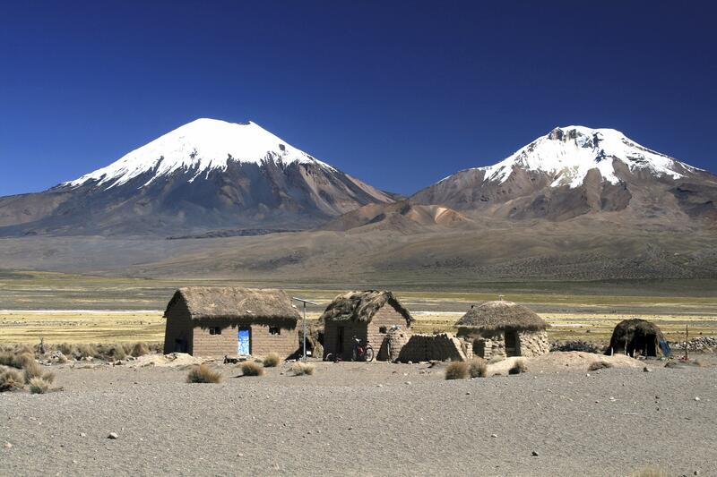 Unsere Reise führt am Parinacota und am Pomerape, beides 6000er vorbei...