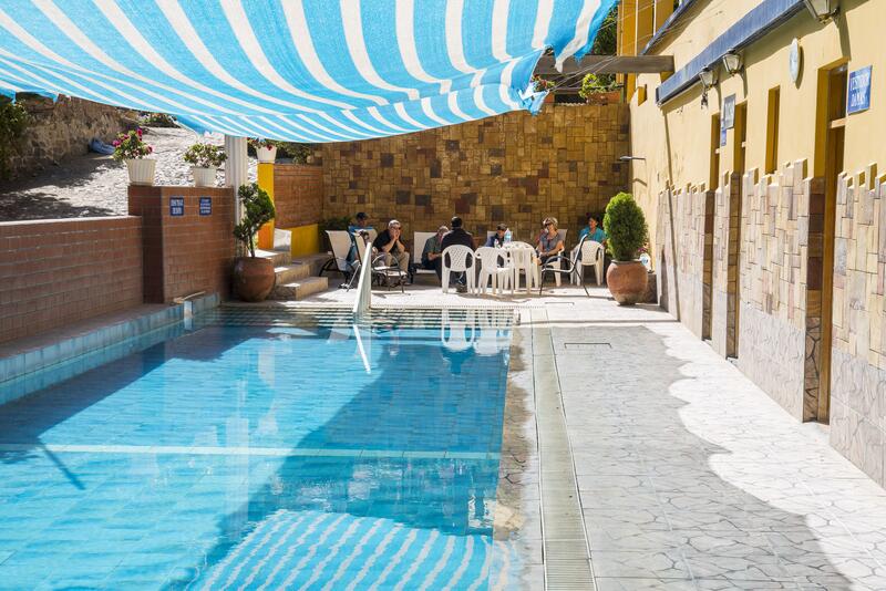 Die Wassertemperatur liegt zwischen 35 und 40 Grad.